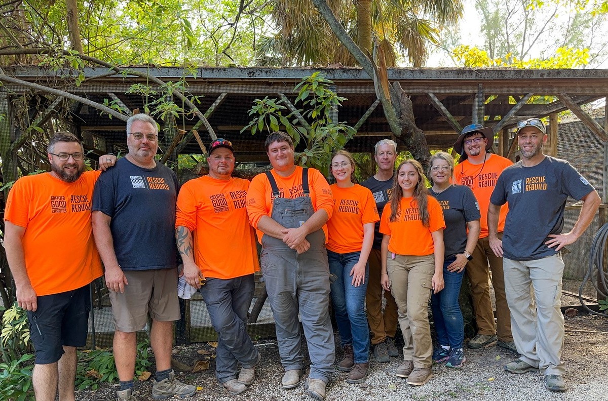 volunteer group photo - cropped